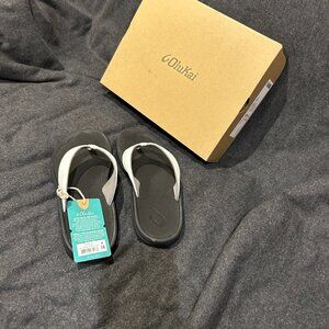 NWT - Olukai 'Ohana White Strap Size 10 Women's